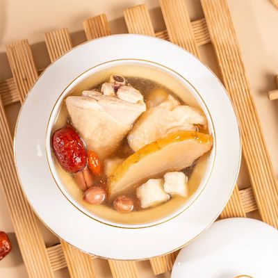 Bon prix Autentique soupe de poulet à base de plantes chinoise avec gastrodia Un bouillon restaurateur pour la santé et la vitalité Superfood traditionnel pour les modes de vie modernes en ligne